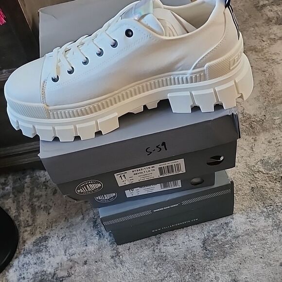 Palladium Revolt Lo TX women's size 11 Nib - Picture 5 of 6